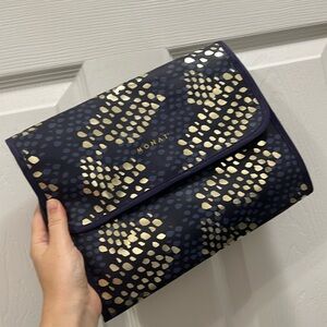 Monat travel toiletry bag
